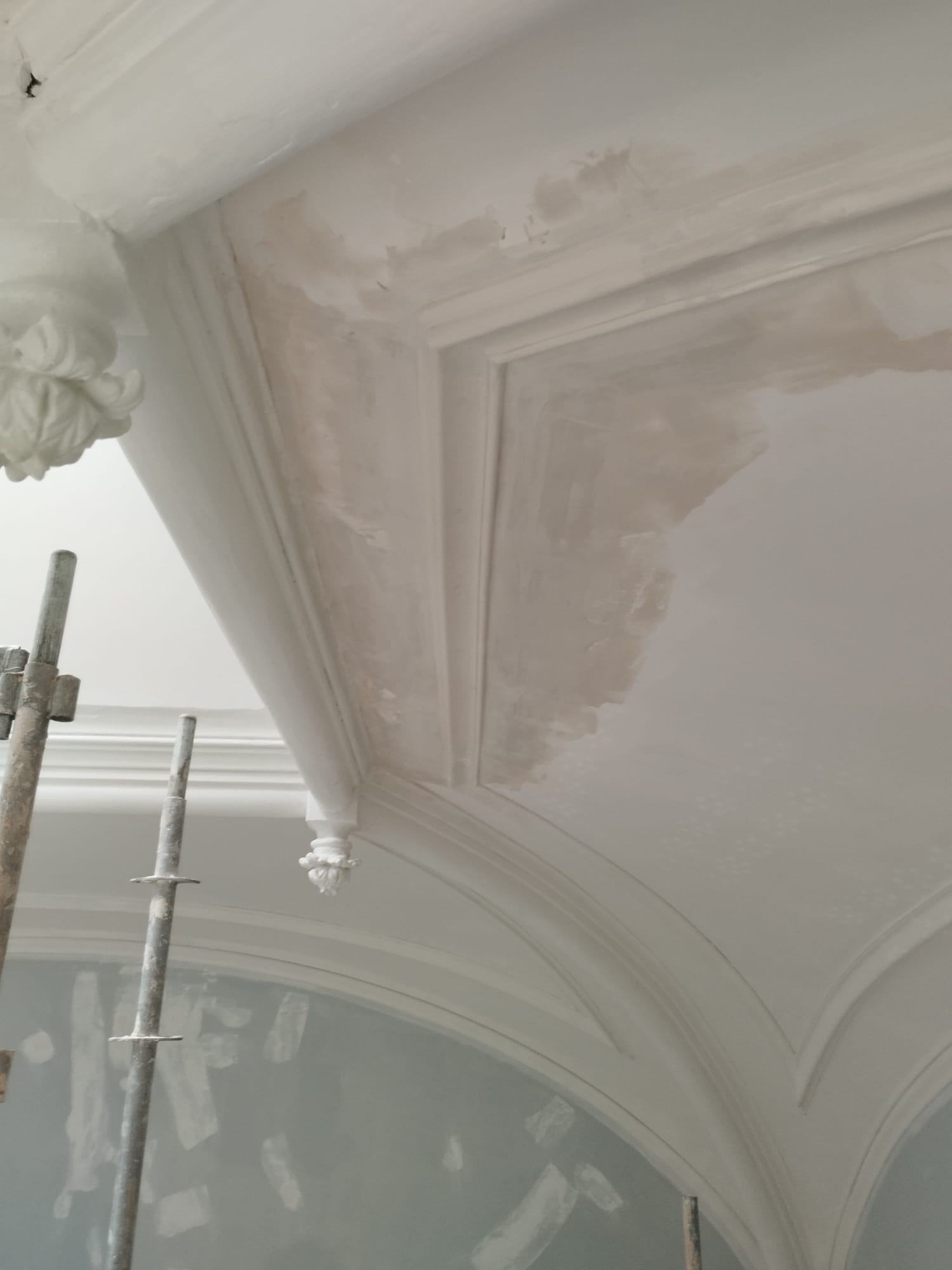 rénovation de moulure a plafond