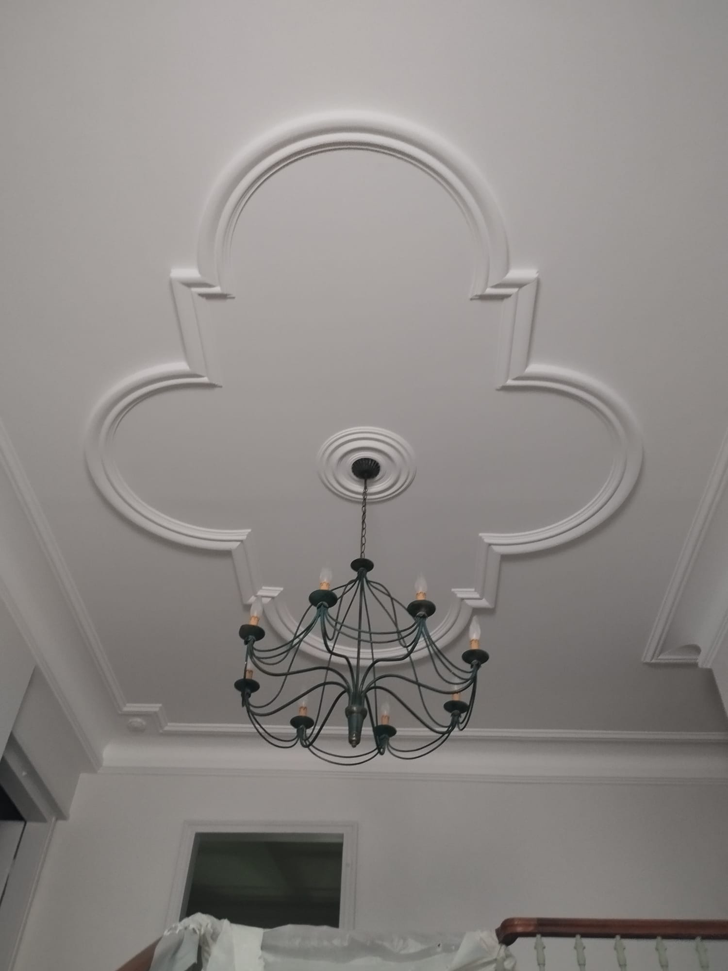 plafond décoratif cage d escalier